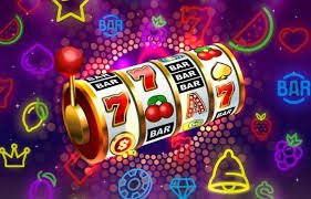 Responsible gaming reminder near fruit slot games on 333ok bit for adults
